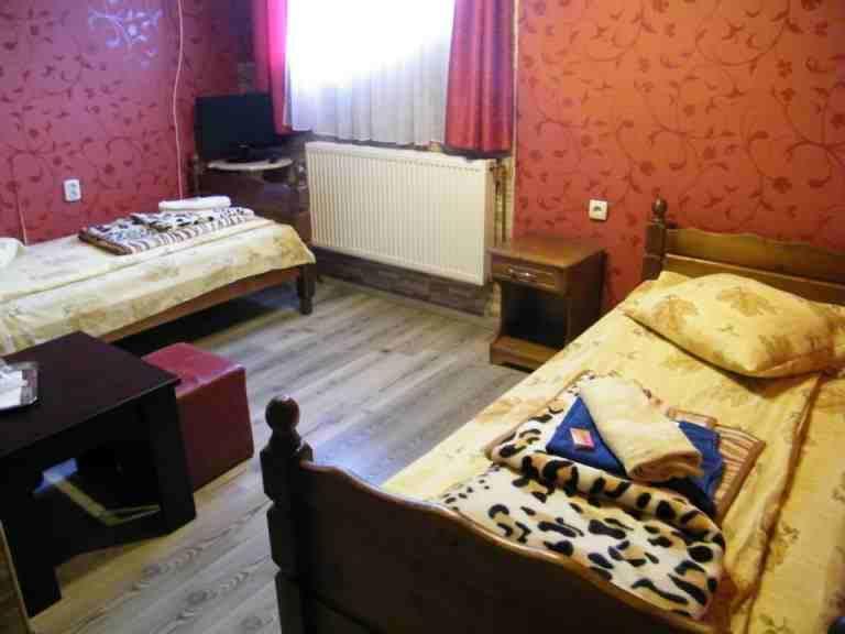 Pensiunea Macinic Hostel Алба Юлия Екстериор снимка